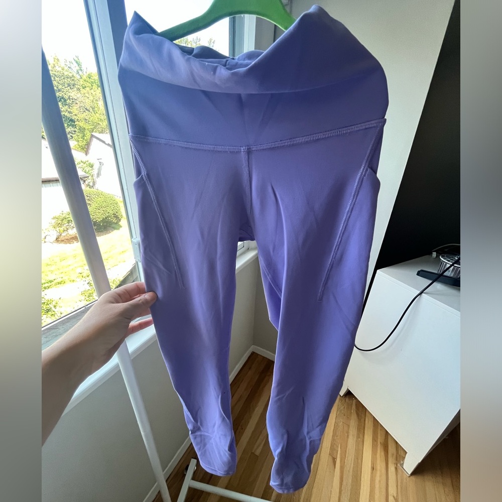 Smooth, silky leggings, Nealon Lycra